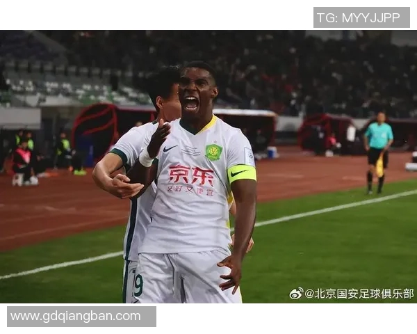 中国足协杯决赛精彩对决揭幕球迷热情高涨期待冠军之争